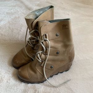 EUC Sorel Joan of Arctic Wedge Boots, size 7.5